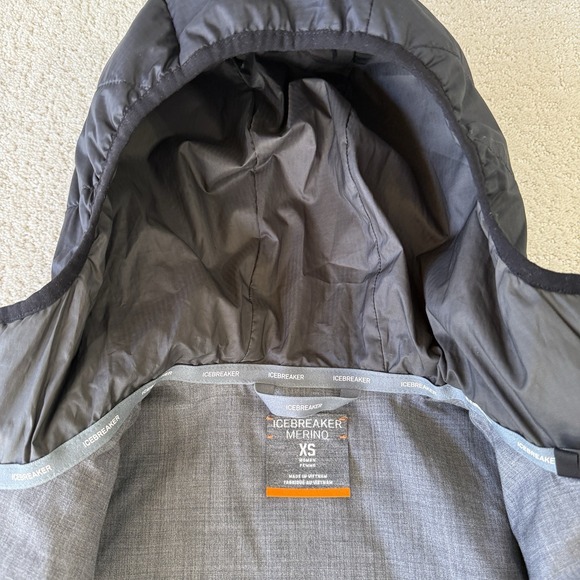 Icebreaker MerinoLOFT Helix Long Sleeve Zip Hood Jacket Women's XS Black $300 - Picture 8 of 12